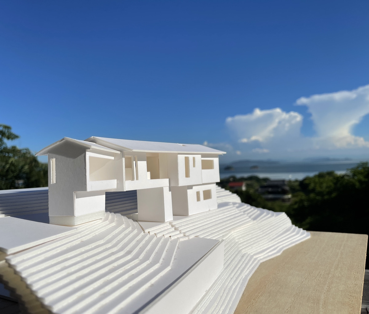 傾斜地に家を建てる方法 - モリシタユウヤ建築設計事務所